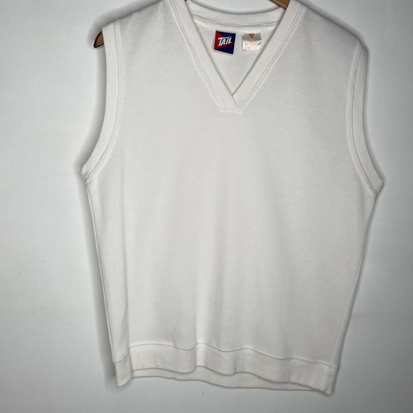 Tail Other - Tail white V-neck vest
